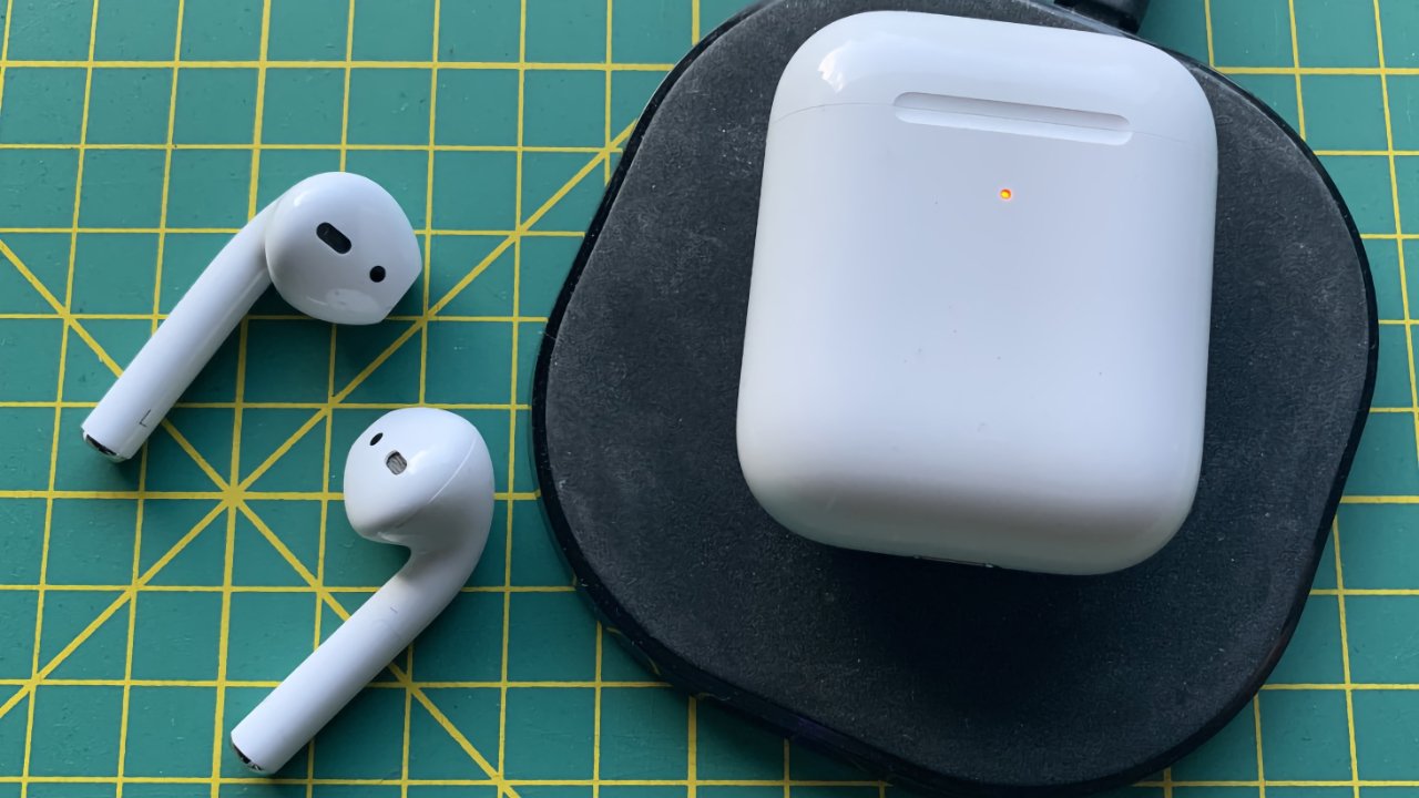Apple's second-generation AirPods has a wireless charging case