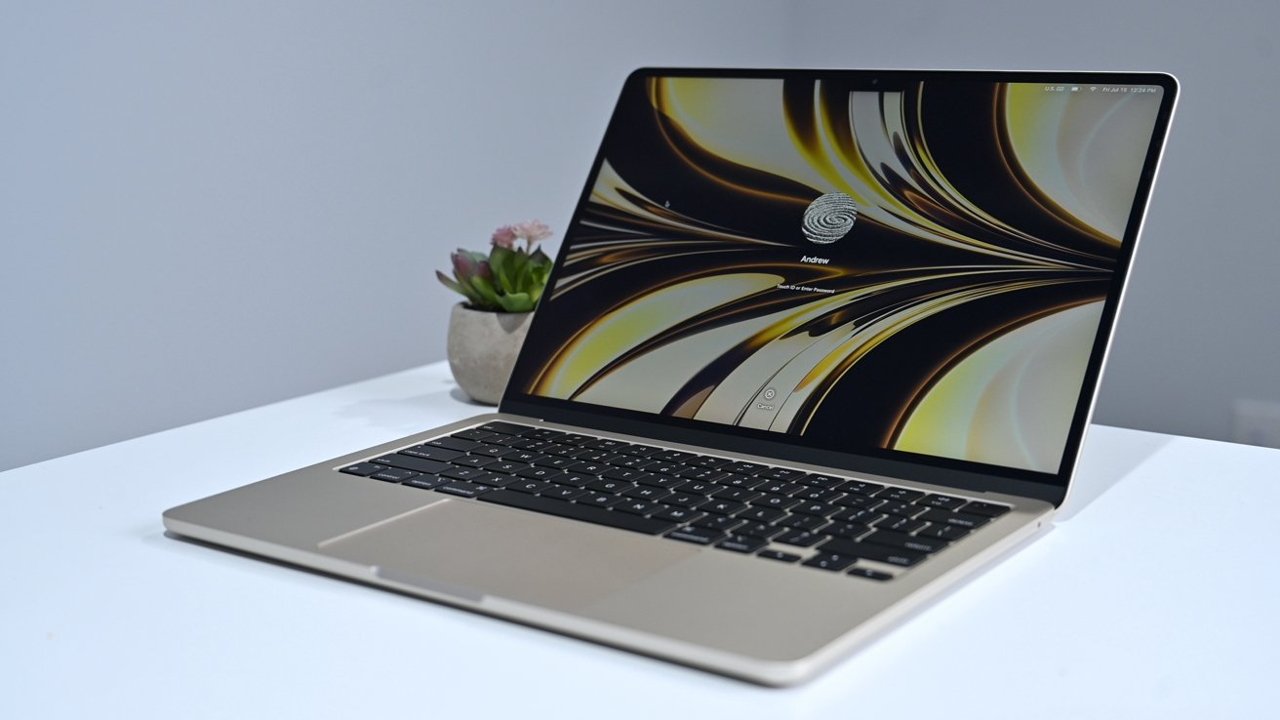 13-inch MacBook Air (M2)