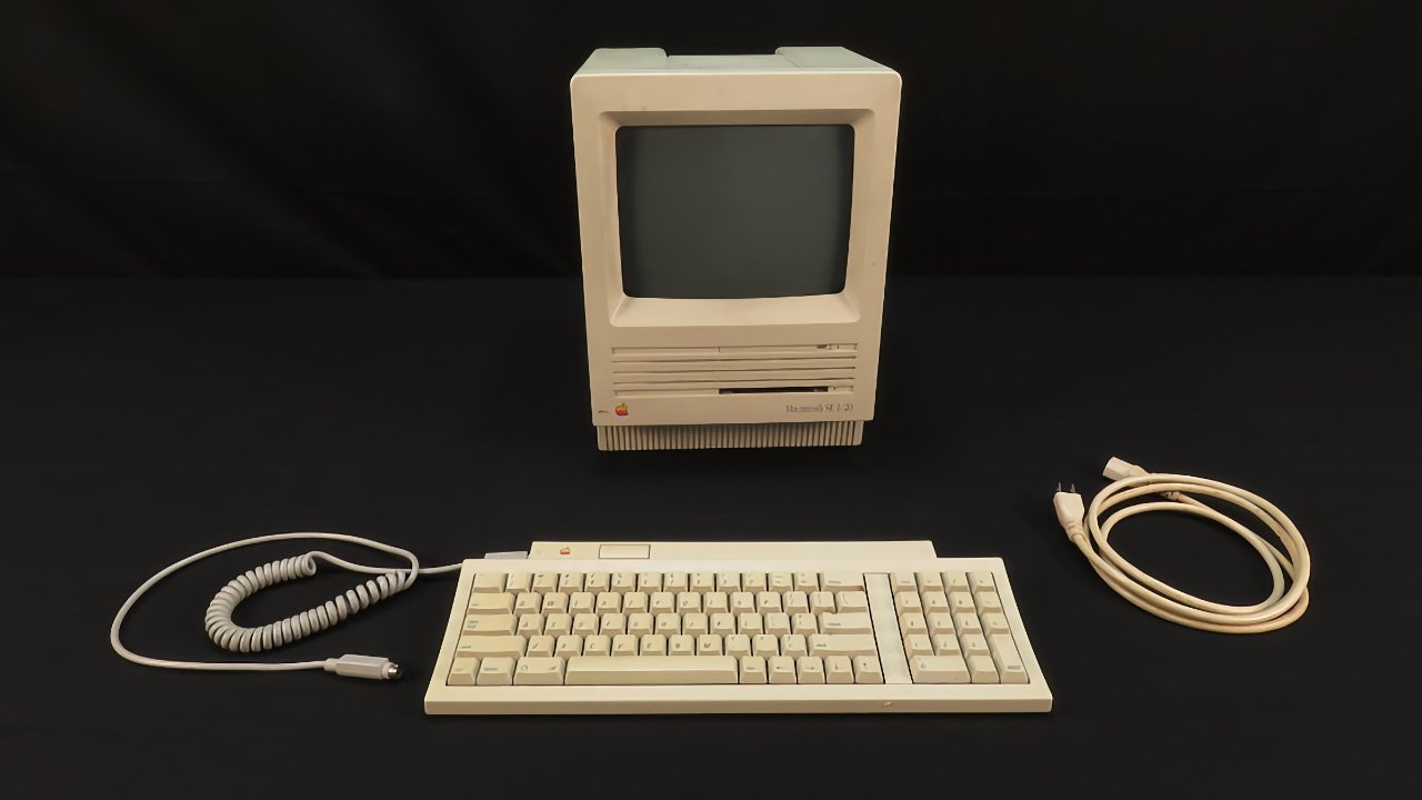 The Macintosh SE debuted in 1987 just as Apple's popularity was waning